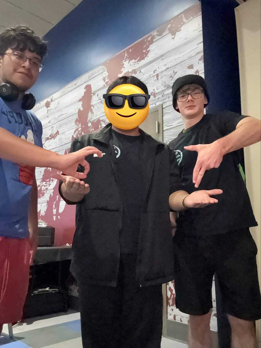 TeamEclipseSSB's tweet image. Team Eclipse at Zoufflé, happy early birthday @DigitalR1ce