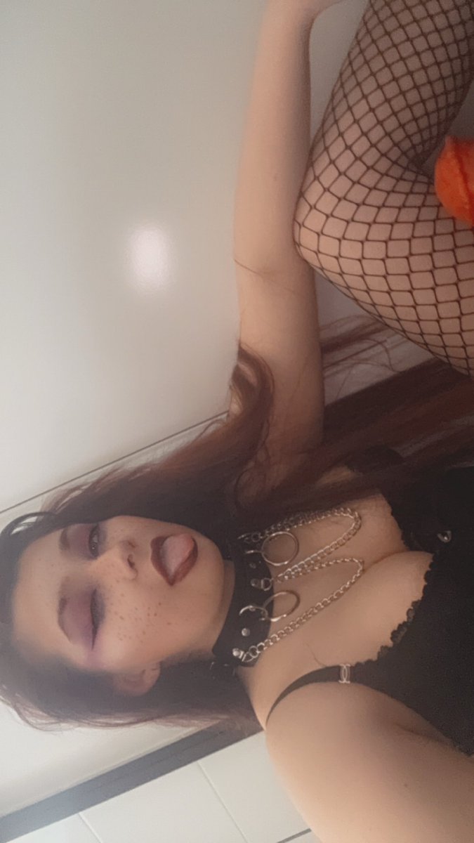 GothcuNT420's tweet photo. Trying to swallow my XL Conola from @NothosaurToys https://t.co/tty7eA8QIK