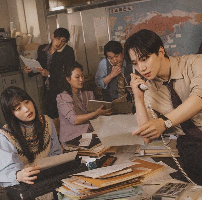 The Top 10 TV Dramas that generated the most buzz this week are as follows :

1.#AHundredMemories 26.19%
2.#TyphoonFamily 17.31%
3.#WouldYouMarryMe 12.71%
4.#MsIncognito
5.#ToTheMoon
6.#ShinsProject
7.#MyYouth
8.#WalkingOnThinIce
9.#ConfidenceQueen
10.#OurGoldenDays

Source :