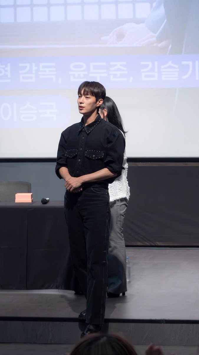 89074I5's tweet photo. 울 두자님
얼굴개작고
다리개길고
비율개좋다햇지˳
https://t.co/x2YM8SHo3a… https://t.co/AN1CX41wyw