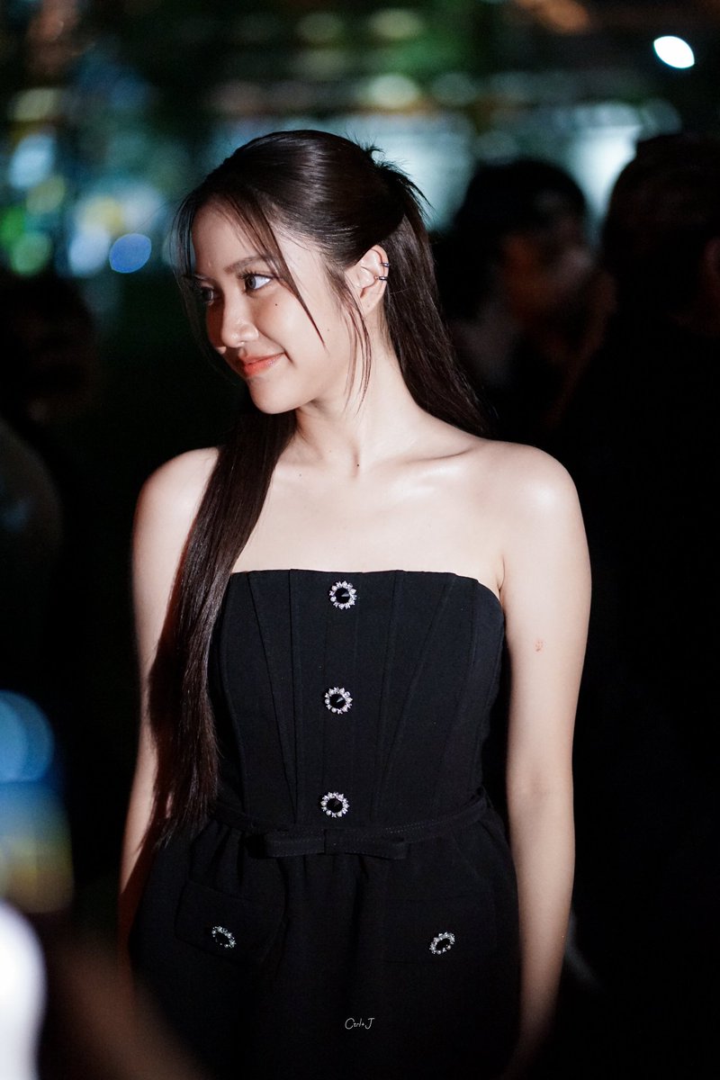 77_tinan's tweet image. พี่ฟรีนลุค all black นี่มันคาริสมาจริง ๆ สิน่า