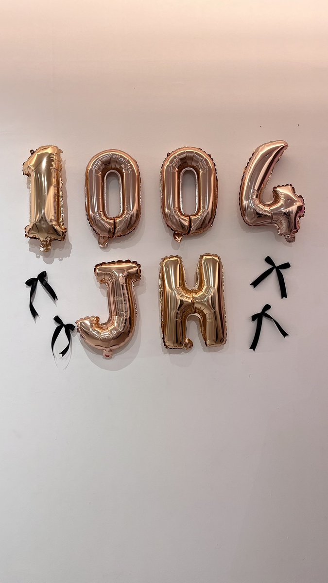 sinmoroll's tweet image. Jeonghan’s bday Exhibition 💗🪽

#SEVENTEEN #JH @carativity 
#윤정한 #세븐틴