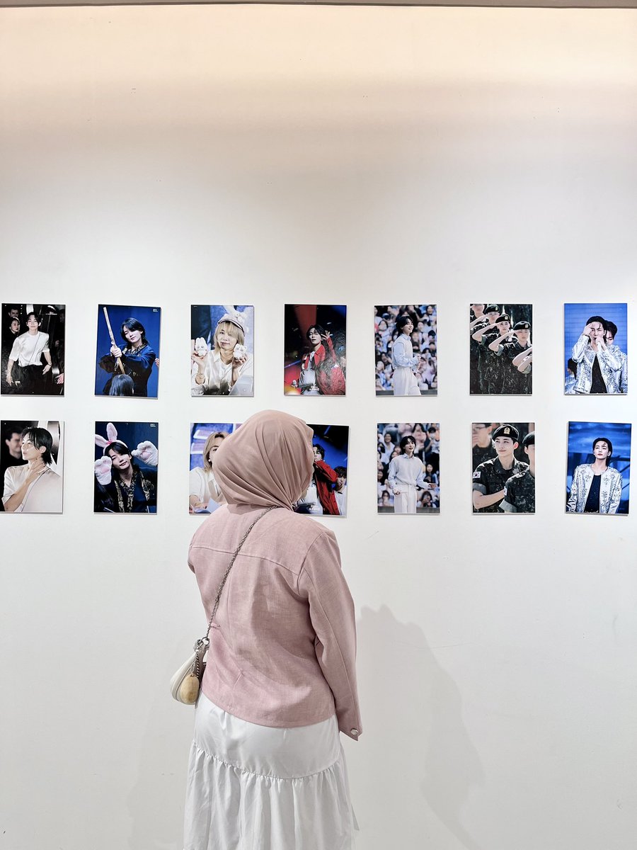 sinmoroll's tweet image. Jeonghan’s bday Exhibition 💗🪽

#SEVENTEEN #JH @carativity 
#윤정한 #세븐틴