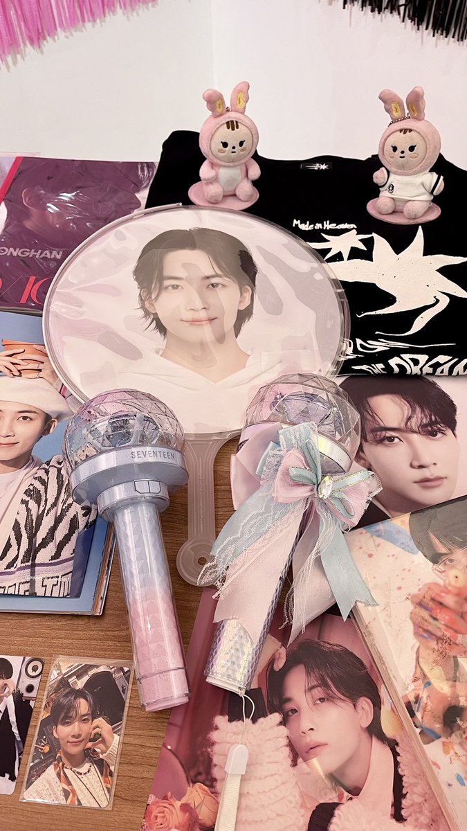 sinmoroll's tweet image. Jeonghan’s bday Exhibition 💗🪽

#SEVENTEEN #JH @carativity 
#윤정한 #세븐틴