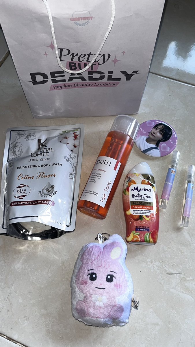 sinmoroll's tweet image. What’s in pretty but deadly goodies? 💗banyak bgttt ada @SahabatMarina @PutriHairChoice Knatural White dan Chocomorynya udh dimakan 🤧🤧💗

Thanks to @carativity it’s so much fun!