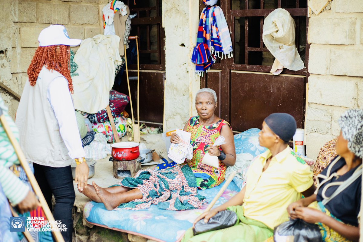 apendekisarah7's tweet image. #RDC: Nous sommes à Béni, L’ONG #JHAD dirigée par Madame La coordonnatrice #APENDEKI SADIKI Sarah, a distribué des vivres et non-vivres aux déplacés tout en sensibilisant sur #l’hygiène, la lutte contre le #VBG et la #protection de l’enfant.🌍