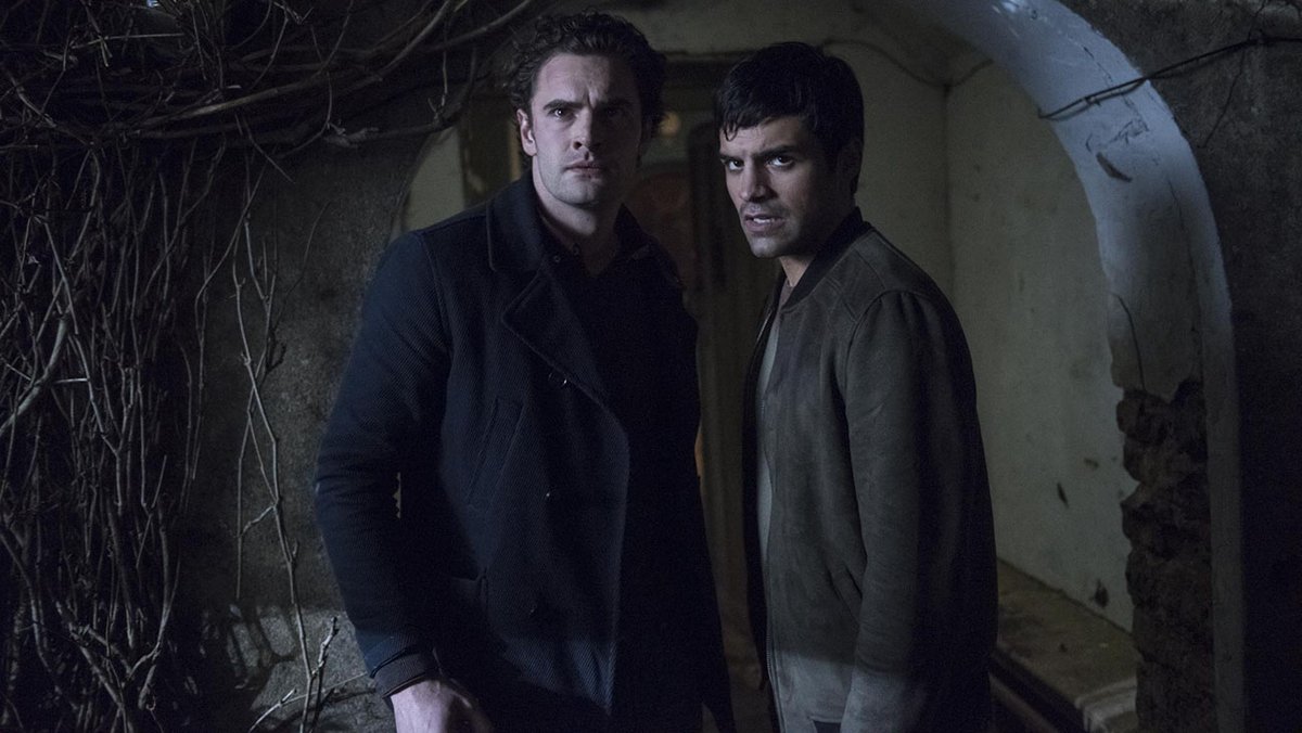 _OnlyGuys_'s tweet image. Underrated gay horror movie 🌈👬😈