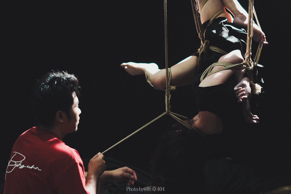 🟥⬛️

⛓️：<a href="/SSRY_B/">🐇</a> 
📷：<a href="/duanzhang404/">📷断章404</a>