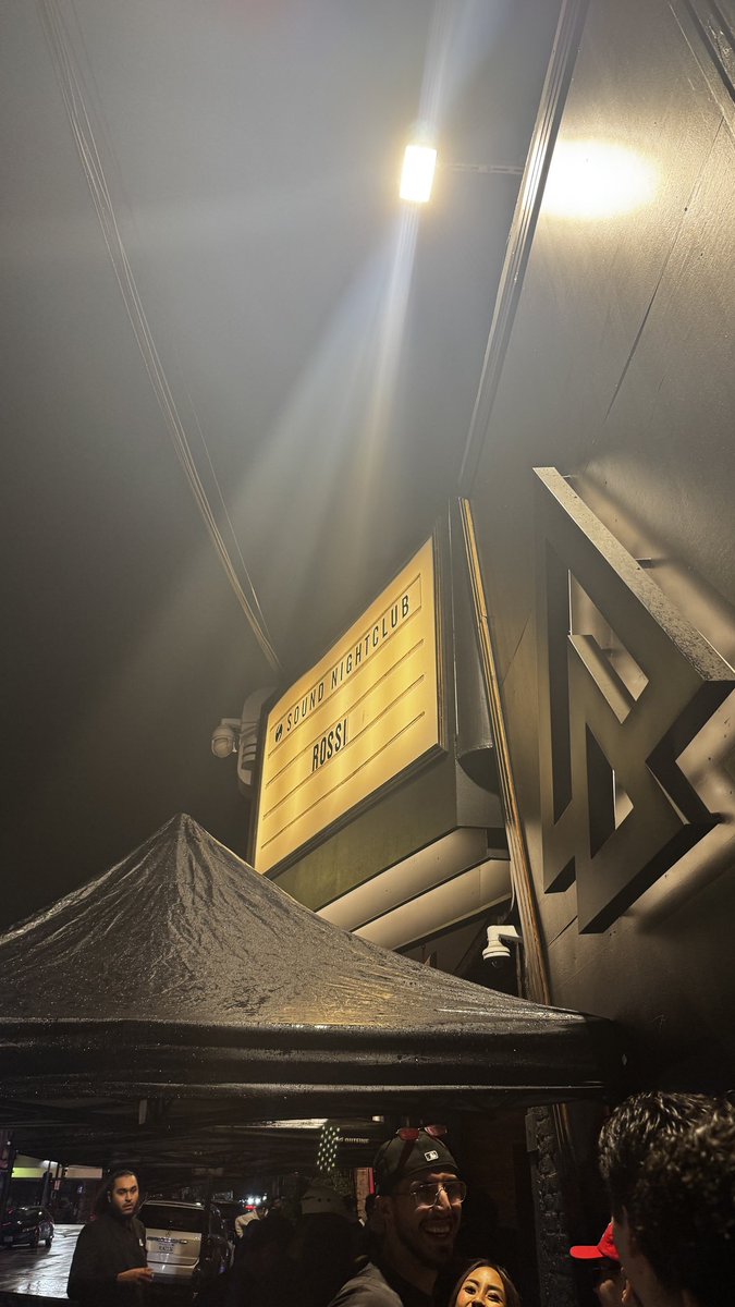 L (@neurobl0nde) on Twitter photo 