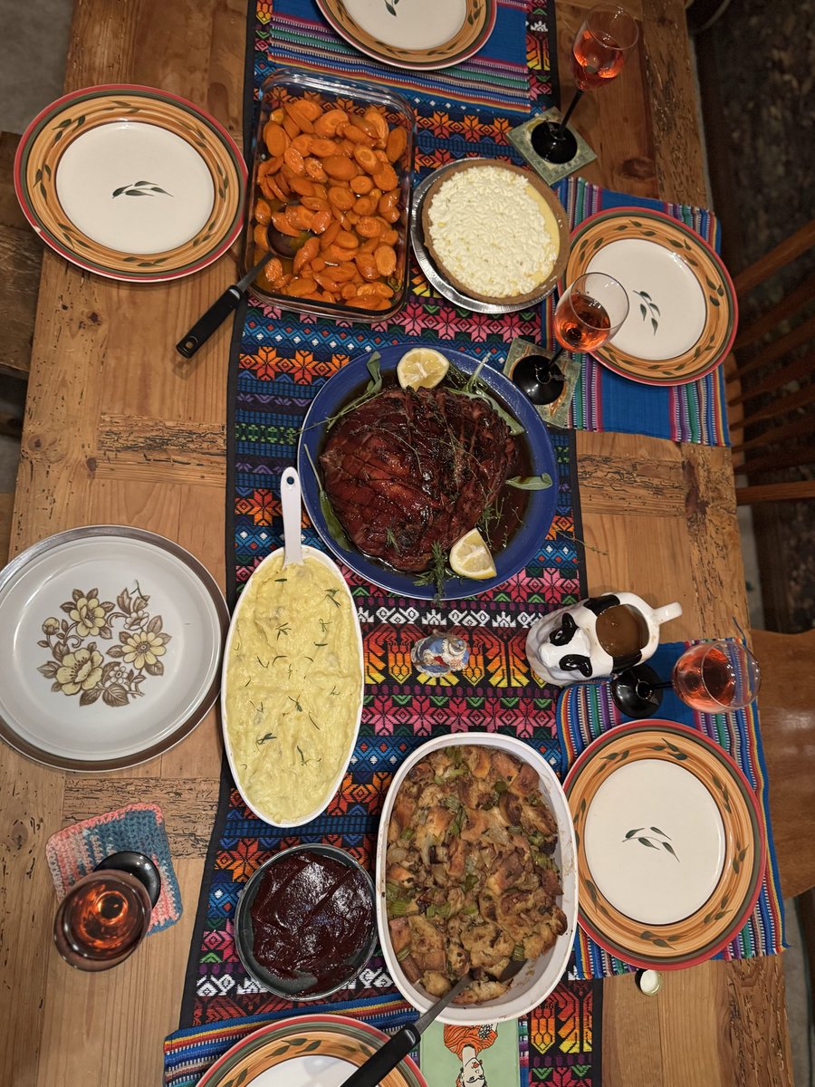 Axanss's tweet image. happy canadian 🇨🇦 thanksgiving…. cooked by me… no theres no turkey because we planned this last second and I had no clue it it took more than a day to thaw…. Next time…. ill make more food next time please dont get mad at me…