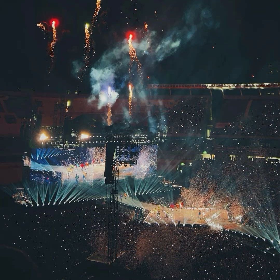 thisisgulcan's tweet photo. It was the End of an Era and we knew it 🥹 It was rare, I was there, I remember it  🫶🏻 #TaylorSwift #ErasTour https://t.co/GO0G8pb2oE