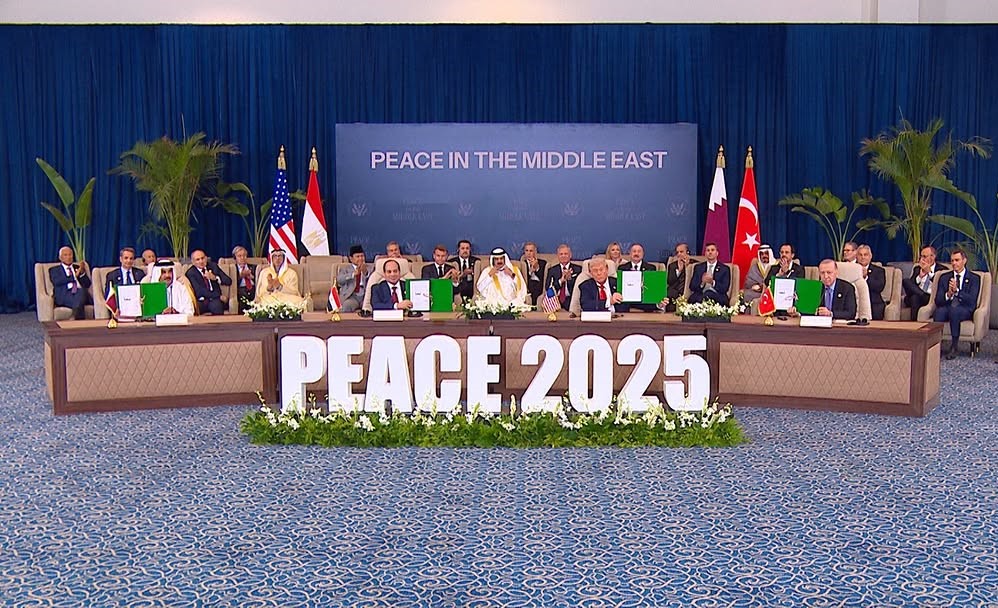 🇸🇪 تُعرب سفارة السويد بالقاهرة عن تقديرها العميق لجهود مصر في استضافة ورعاية قمة السلام بشأن غزة في شرم الشيخ.

الاتفاق الذي تم توقيعه أمس يُعد خطوة مهمة نحو إنهاء الصراع وتعزيز السلام والاستقرار الدائم في المنطقة.

#قمة_السلام #السويد_في_مصر #السويد