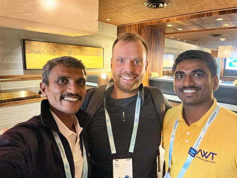 sathishsfdc's tweet image. Glad to meet Maciej Nosek, brother of Michael Nosek, at @Dreamforce 2025.
We had a great conversation about @salesforce and shared our thoughts and experiences.
It was a valuable time learning and connecting with him.
#DF25 #TrailblazerCommunity #Networking #Trailblazers #AI