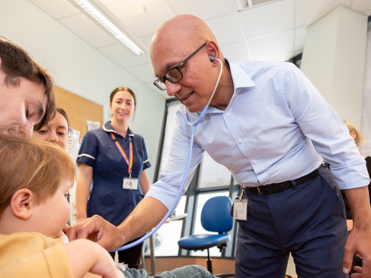 Thinking of advancing your career or specialising further? Explore <a href="/BSMSMedSchool/">BSMS</a>’s #postgraduate courses at <a href="/SussexUni/">University of Sussex</a>’s online Open Day. 

From #GlobalHealth to #Dementia and much more – meet course leaders, ask questions &amp; explore funding options. 

🔗 bit.ly/3WGcHCI