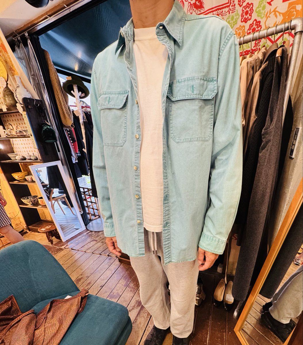 【100日感謝チャレンジ Day165】
寝る前の感謝ノート。
ヴィンテージショップでお客様の掘り出し物を見つけて感謝。
笑顔が見られる瞬間にありがとう。

#人生上昇サロン #感謝ノート #外見戦略 #CURIOSITOKYO #ファッションの力