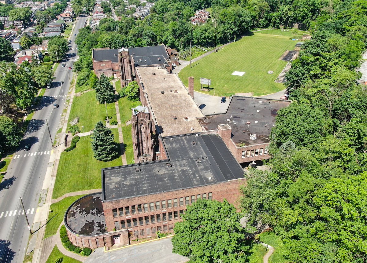 TCRPC's tweet image. The former Bishop McDevitt High School in #Harrisburg is back on the auction block. The property at 2200 Market St. is listed for sheriff’s sale in #DauphinCounty at 10 a.m. on Oct. 16. A previous sheriff’s sale in July was postponed sbee.link/hgryj7pe38