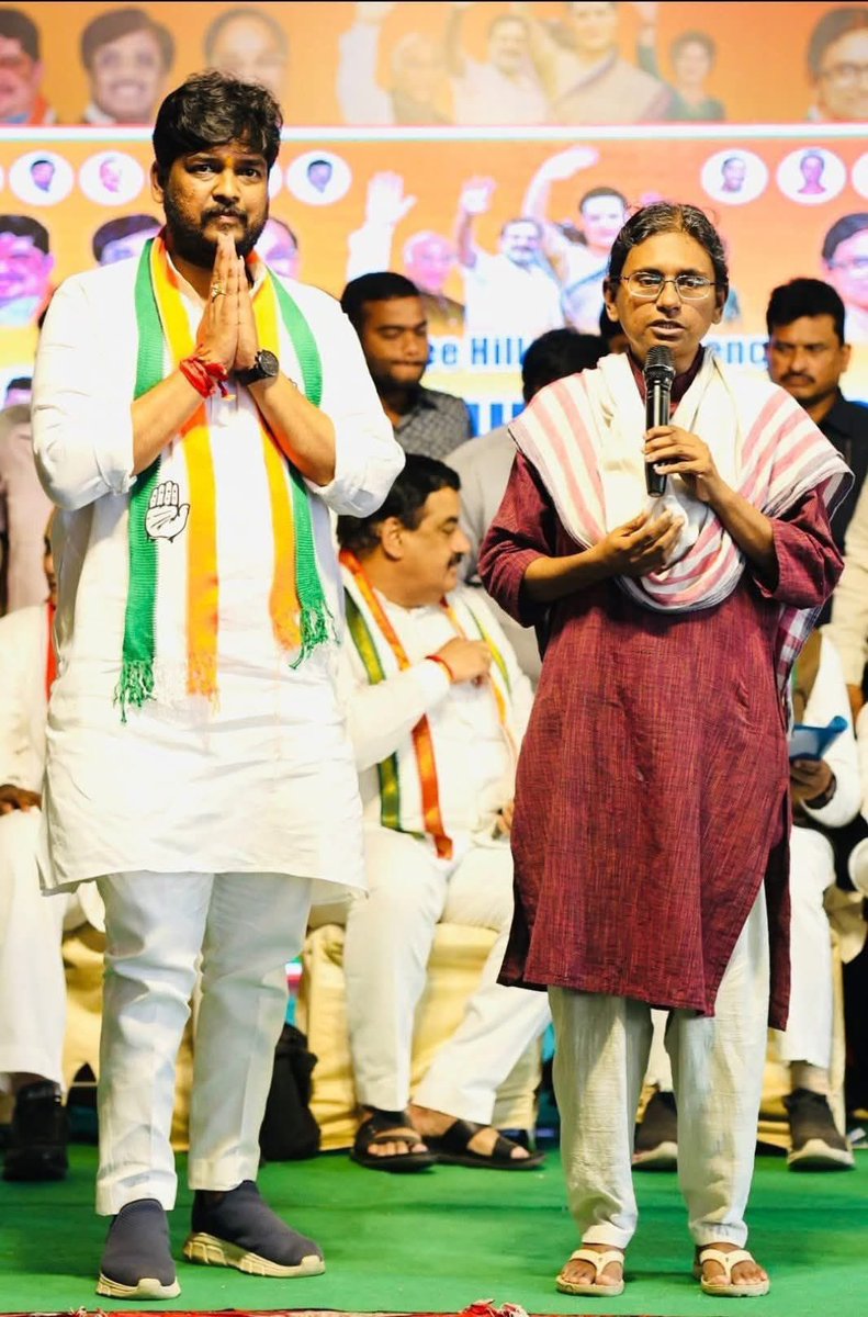 premchand_NSUI's tweet image. జూబ్లీహిల్స్ కాంగ్రెస్ క్యాడర్ కు దిశా నిర్దేశం చేసిన తెలంగాణ కాంగ్రెస్ ఇన్చార్జి మీనాక్షి నటరాజన్ .

పోలీంగ్ తేదీ: 11 నవంబర్ 2025,

హస్తం గుర్తుకు ఓటేద్దాం
అభివృద్ధికి తోడవుదాం!

#VoteForNaveenyadav
#VoteForHand
#VoteForDevelopement 
#JubileeHillsByElection