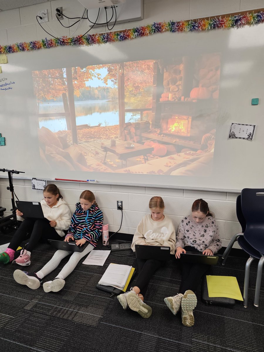 msjfeck's tweet image. Cozy, calm, narrative writing time  @DrydenSchool #5thgrade #drydenrocks #fall