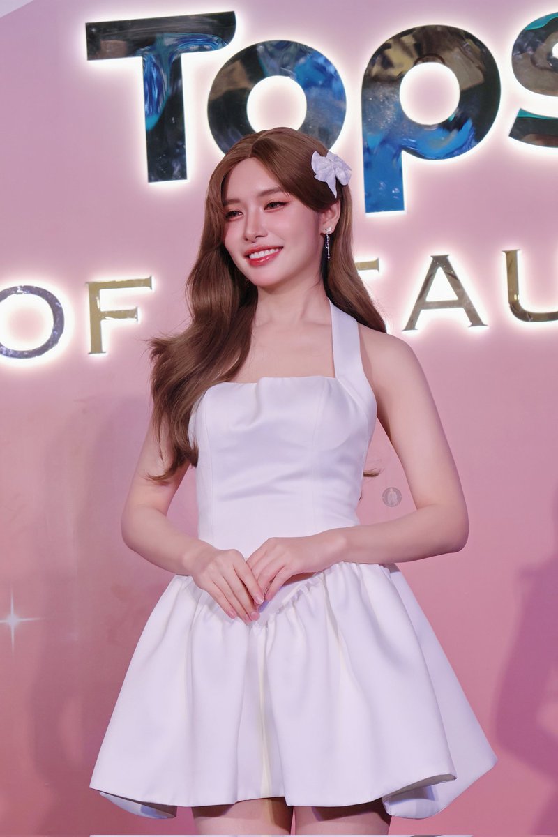 ลูกแก้วสวยมาก ✨️🤍🔮

OURS BLOOMING WITH LK
#TOPSOfBeauty2025xLookkaew
#lookkaewkamollak 
#BOYAxLookkaew