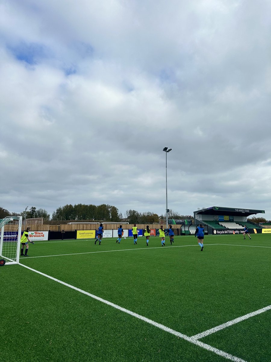 Great to welcome Les Varendes High School to Victoria Park this morning for a girls’ football session. Amazing to see so many getting involved and trying football for the first time! 

#victoriaparkguernsey #girlsinfootball