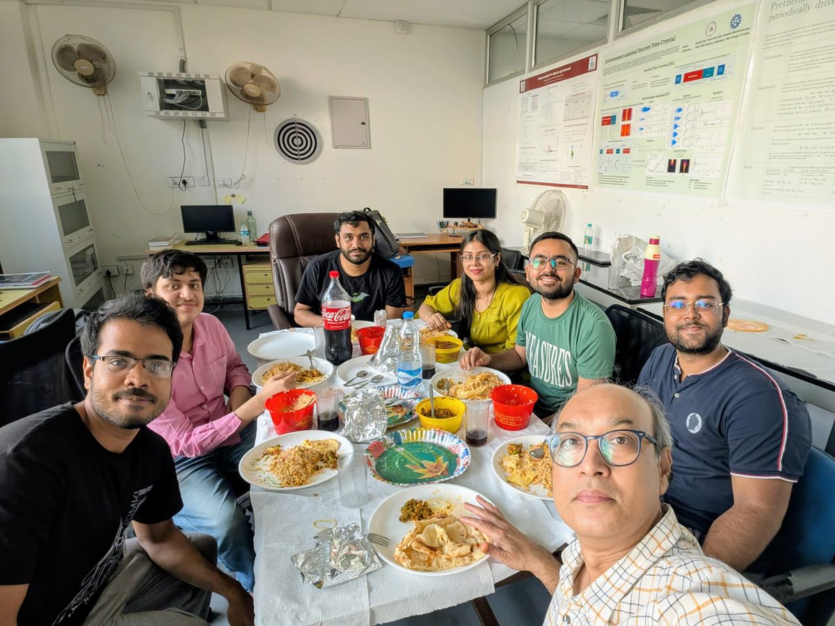 SpinLab_IISERK's tweet image. Gourab Da treated us to a Swiggy feast to celebrate his first publication! 🎊 

Lunch in the lab, laughter all around, and memories made on 24th Sept 2025💫

#scientist #lunch #lab #scienceiscool #iiser #iiserk #iiserkolkata #iiserkol