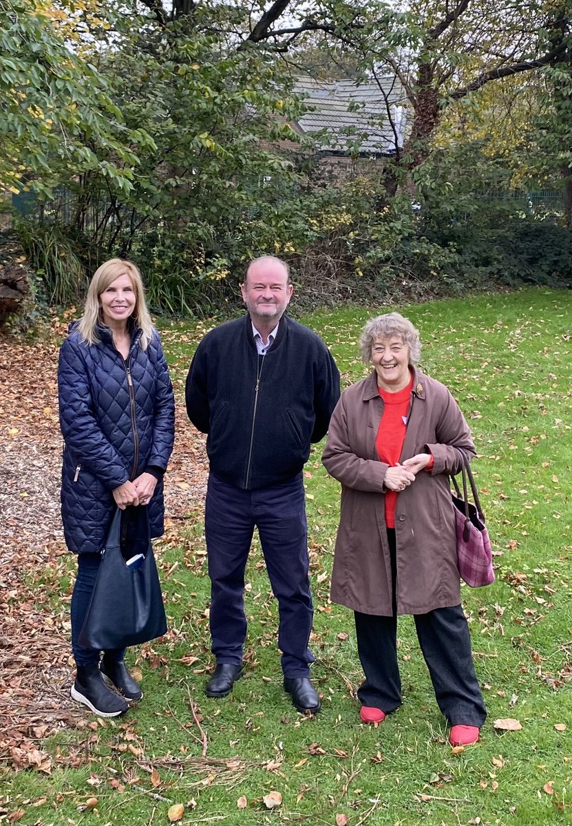 In Hatton Hill park meeting with local resident to plan some new planting and lots of colour in the spring. If you want to get involved please contact us. Labour in the community ⁦<a href="/Paulett54122148/">Paulette Lappin</a>⁩ ⁦<a href="/CllrIanMoncur/">Cllr Ian Moncur</a>⁩ ⁦<a href="/seftonlabour/">Sefton Labour</a>⁩