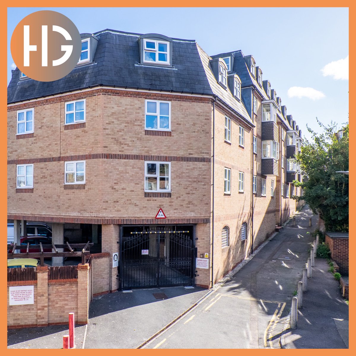 New listing: Rochester 

One bedroom flat for sale located within a short walk of Rochester Station &amp; historic High Street. 

Please contact Tim Coates on 01634 558855 to book your viewing 

thehomesgroup.co.uk/property/grave…

#HousingMarket #Kent #forsale