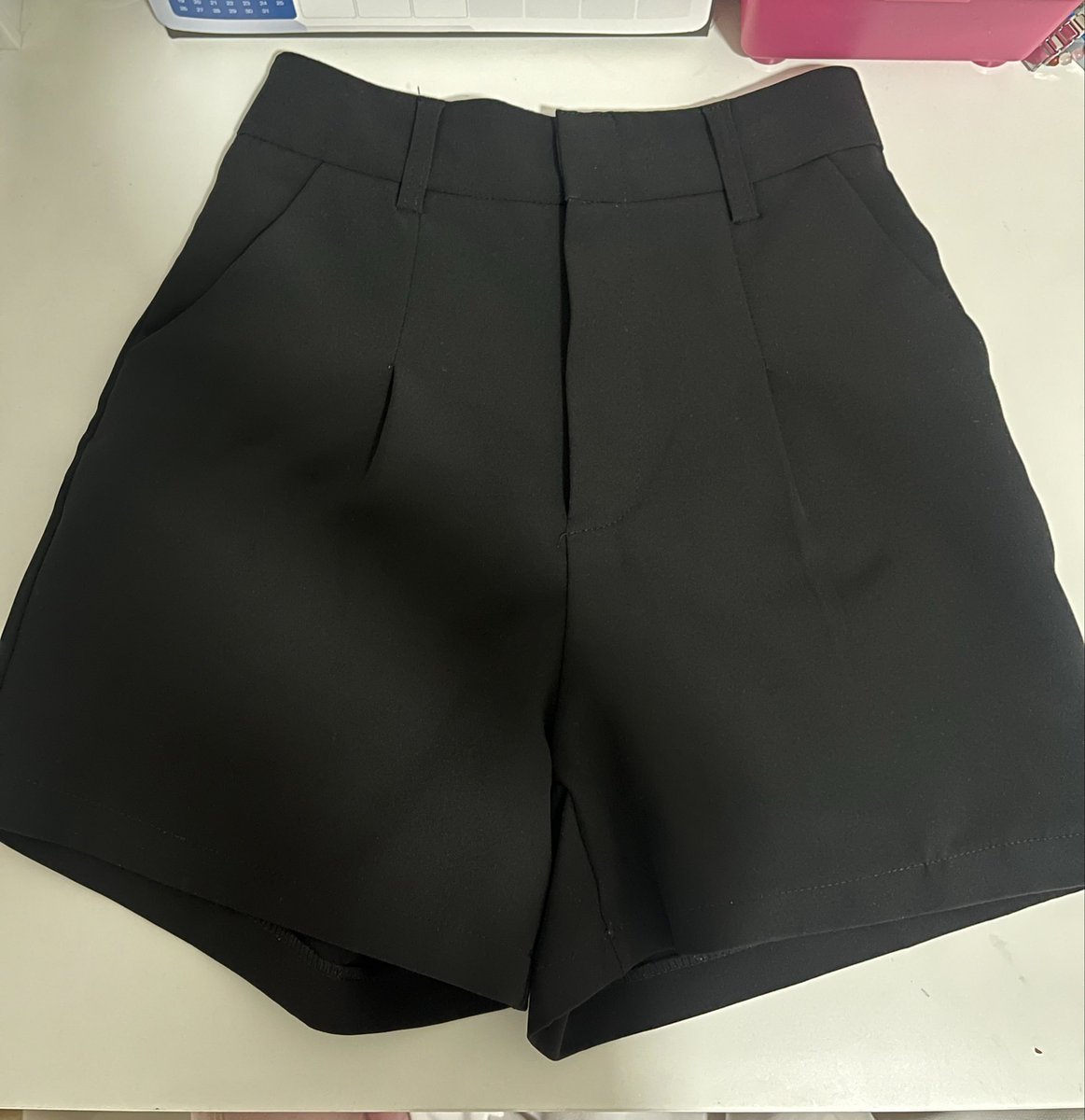 defffyy's tweet image. กางเกงขาสั้นสีดำ ไซส์M เอว26 ส่งต่อ 120 รวมส่ง เค้าซื้อมา200+

#พรีเกาหลี #ส่งต่อเสื้อผ้า #ส่งต่อเสื้อผ้ามือสอง #เสื้อผ้ามือสองสภาพดี #เสื้อผ้ามือ2 #เสื้อผ้ามือสอง #ส่งต่อ #ส่งต่อเครื่องสําอาง