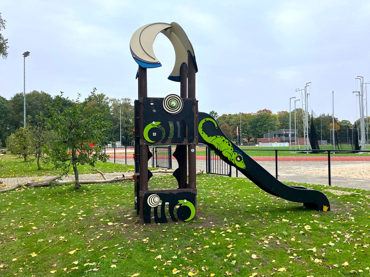 𝐎𝐧𝐬 𝐞𝐞𝐫𝐬𝐭𝐞 𝐬𝐩𝐞𝐞𝐥𝐭𝐨𝐞𝐬𝐭𝐞𝐥 𝐢𝐬 𝐠𝐞𝐩𝐥𝐚𝐚𝐭𝐬𝐭! 🛝   

Op Sportpark Middenmeer in <a href="/AmsterdamNL/">Gemeente Amsterdam</a>, staat nu ons toestel van +90% gerecycled huishoudafval. In samenwerking met <a href="/griekspoor_nl/">Griekspoor</a> en #Westfalia gerealiseerd. Trots!   

#Speeltoestellen | #BuitenSpelen