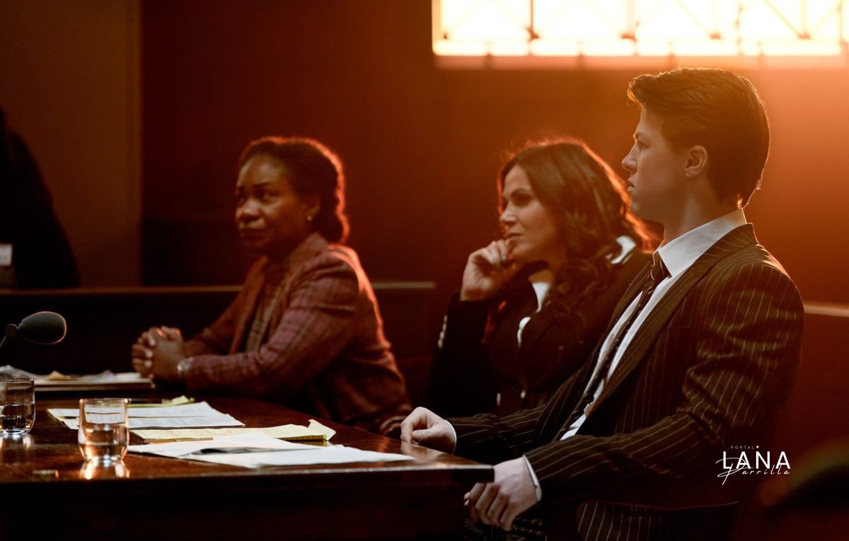 mediaplp's tweet photo. 📸 | Novas fotos promocionais de Lana Parrilla, Karen Bryson e Milo Callaghan no último episódio da primeira temporada de “The Rainmaker”. https://t.co/yDfDJm2Ghh