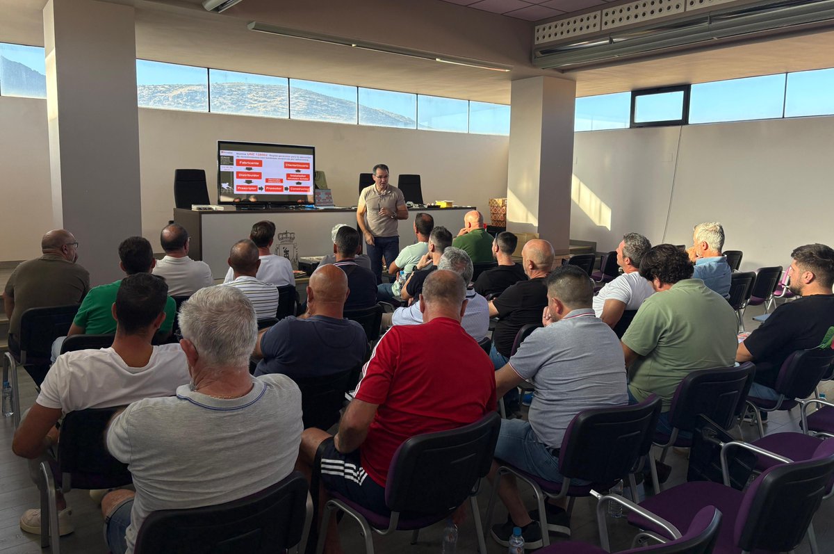 Proalso's tweet image. Formación y acreditación Carnet Profesional Alicatador Solador #UNE138002 en Mancha Real. Día de formación continua y desarrollo profesional con un grupo de grandes profesionales de Jaen, Granada y Córdoba. Y sobre todo gracias a Comercial Cobo Pulido por su ayuda y colaboración.