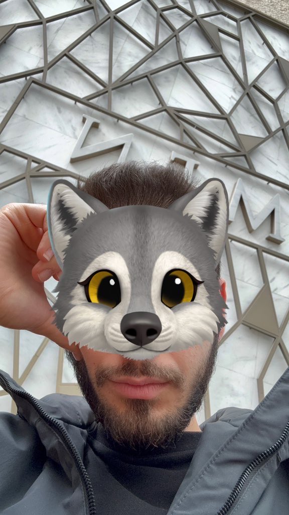 İçimden bir ses kaldır artık şu maskeyi diyor