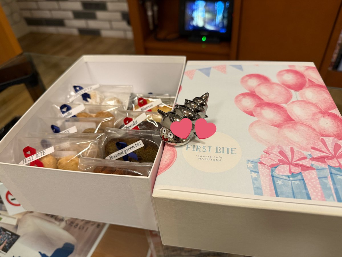 先日のステイの報告

サプライズもあり
ロマンティーックな夜になりました

はるか嬢、情熱の攻めで昇天！

グルテンフリーのお菓子とメタルつむり
捧げ物に頂きました