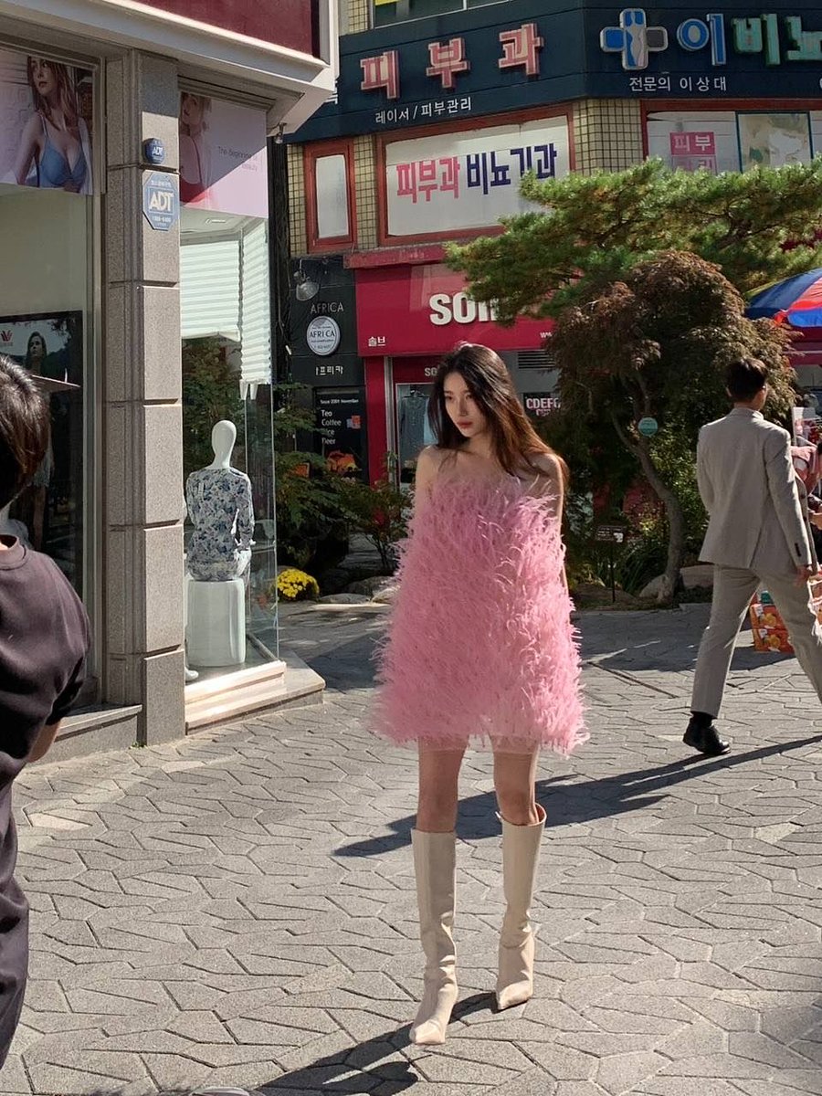 seori_ri_ri's tweet photo. 핑크 수지 진짜 좋은 것 같아...🍧 https://t.co/QLWwCpWSut