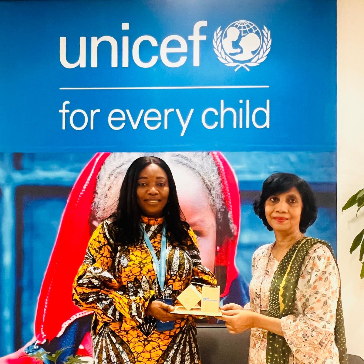 The long-standing partnership between <a href="/UNICEF_Nigeria/">UNICEF Nigeria</a> &amp; #UNVolunteers continues to deploy passionate volunteers, advancing education, health, child protection!
Together, we’re renewing our commitment to create lasting change for children &amp; families in Nigeria🇳🇬.
#VolunteerImpact