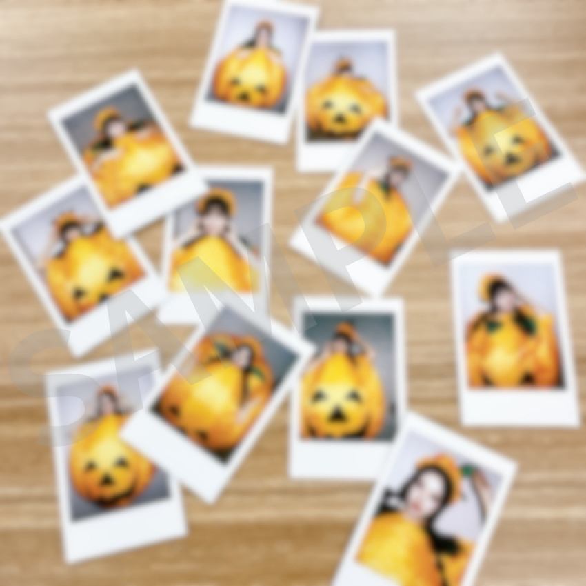 KAWAII__LAB's tweet photo. 👻 #カワラボメイツグッズ販売情報 👻🤍

🎃かぼちゃチェキ🎃がGETできるのはここだけ‼️

このあと21:00より、かぼちゃチェキオンライン販売開始🛍️

無くなり次第販売終了となりますので
お早めにゲットしてください🫶🏻

🎃KAWAII LAB. MATESランダムチェキ -秋の大収穫祭 edition- 🎃
※ランダムサイン入り

【販売期間】
10/15（水）21:00〜販売開始
※なくなり次第終了です

🔗商品詳細はこちらから 
https://t.co/RdAHO07NNx
※販売開始までお待ちください

10/31ハロウィン当日にお届け予定です🪽
ぜひかぼちゃメイツをGETしてくださいね❣️

※離島の場合は、10/31以降となります。
※天候等で到着が遅れる場合もございます。

🤍萩田そら @sora_KLM0816
🤍遠藤まりん @marin_KLM0329
🤍高梨ゆな @yuna_KLM918 
🤍嶋﨑結花 @yuika_KLM1125
🤍辻りりか @lilica_KLM0517
🤍新井心菜 @coconadayo25
🤍加藤好実 @yeolmae_kono
🤍中山こはく@kohaku_KLM0730
🤍森田あみ @ami_KLM0206
🤍笹原なな花@nanaka_KLM0707
🤍鈴木花梨 @karin_KLM0910
🤍山本るしあ @rushia_KLM_1013

#KAWAIILAB #カワイイラボ
#KAWAIILABMATES #カワラボメイツ
