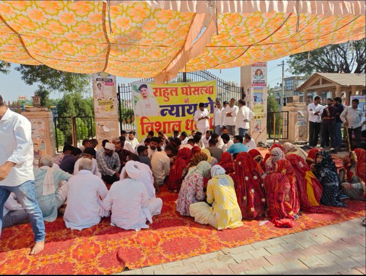 Komal_1029's tweet photo. विदेश में पढ़ाई करने गया था लेकिन आज जिंदगी और मौत के बीच झूल रहा है शाहपुरा का लाडला, राहुल भाई की वतन वापसी हो और उसका अच्छे से इलाज हो इसके लिए आगे आएं 🙌📷 #राहुल_घोसलिया_को_न्याय_दो https://t.co/Y7KaoPedtC