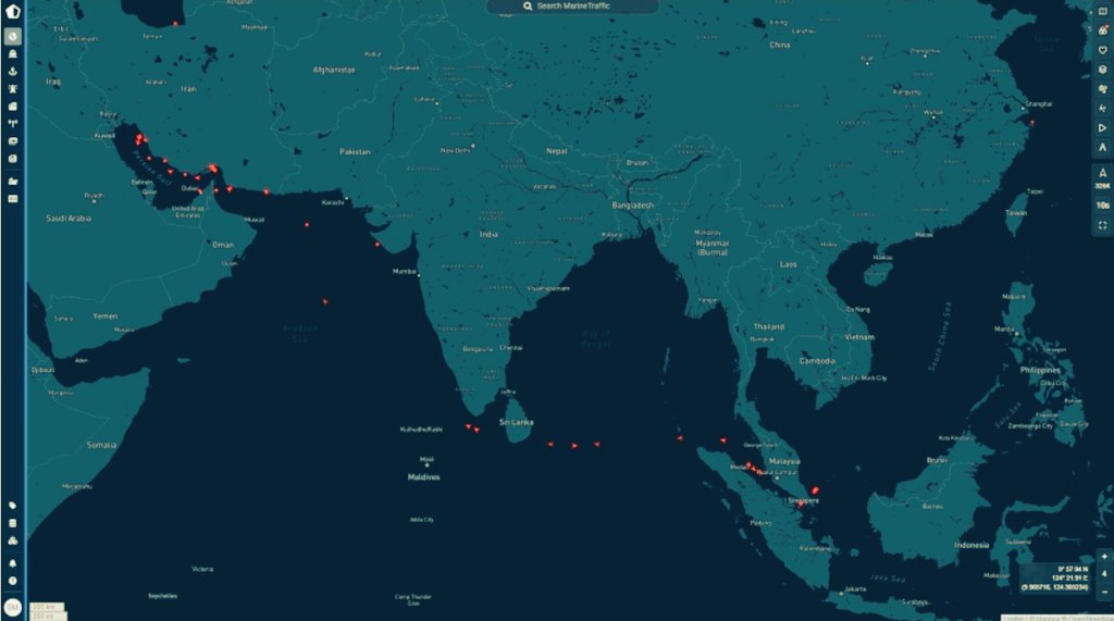 ⚡️BREAKING 

For the first time in 7 years, Iranian oil tanker fleets have activated their tracking devices

This is likely a test to see if Western powers will seize Iranian oil tankers

If they do, we could see immediate retaliation in the Persian Gulf