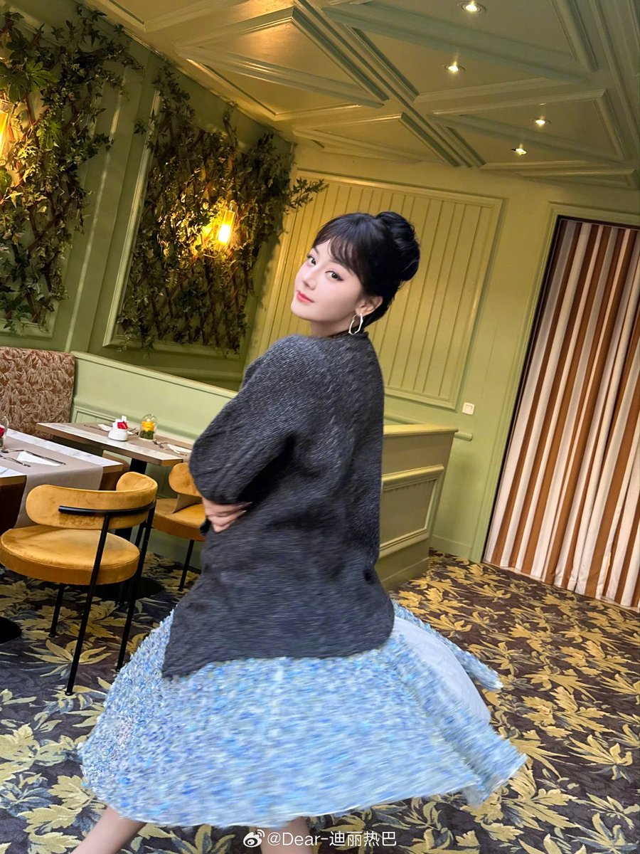 巴黎库存
转到秋天了～

#Dilraba  #DiorSS26 #DilrabaxDior <a href="/Dior/">Dior</a>