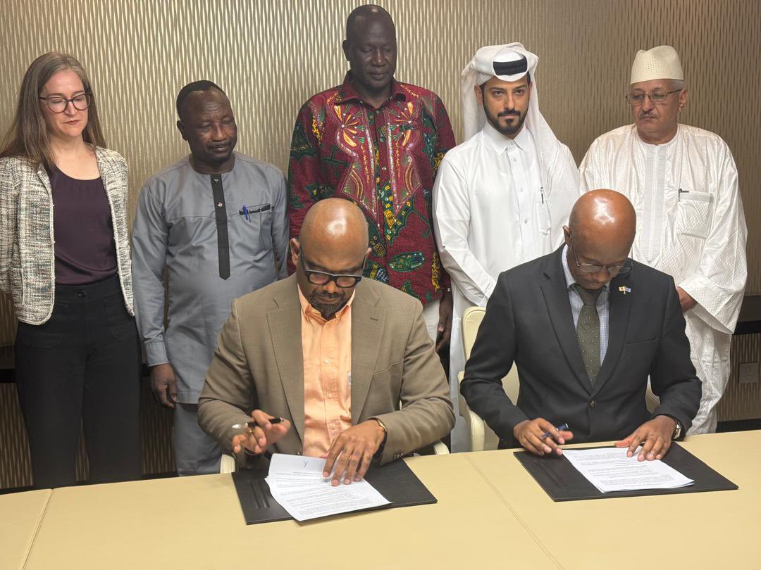 Com_mediasRDC's tweet image. Les délégués de la République Démocratique du Congo et l’Alliance Fleuve Congo/M23 ont procédé, ce mardi 14 octobre 2025, à la signature du Mécanisme de surveillance et de vérification du cessez-le-feu, sous la facilitation du Qatar.

Ce mécanisme comprend des représentants de la…