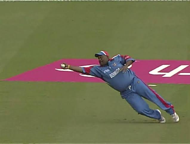 homelander_yyy's tweet photo. Only Real cricket fans remember this one 😎 https://t.co/zUuNdBziGW