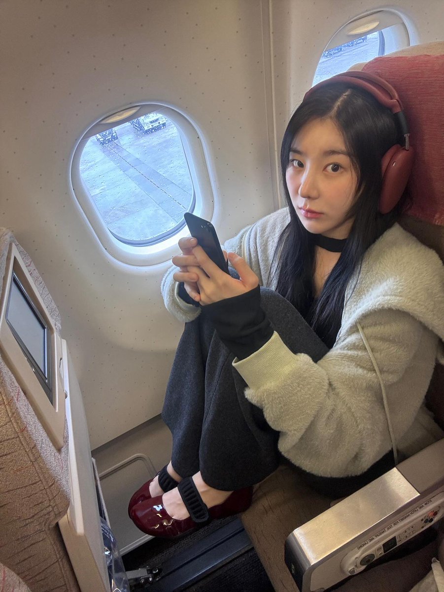 251014 인스타 이채연

우당탕탕 행복🍜 진짜 연휴 끝😌

#이채연 #leechaeyeon