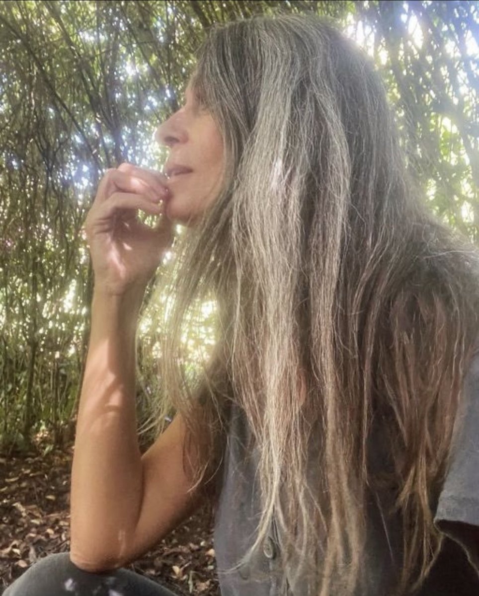 do_u_feeel_it's tweet image. Roomie is going overseas for a month which means I will be resuming regular bathposting