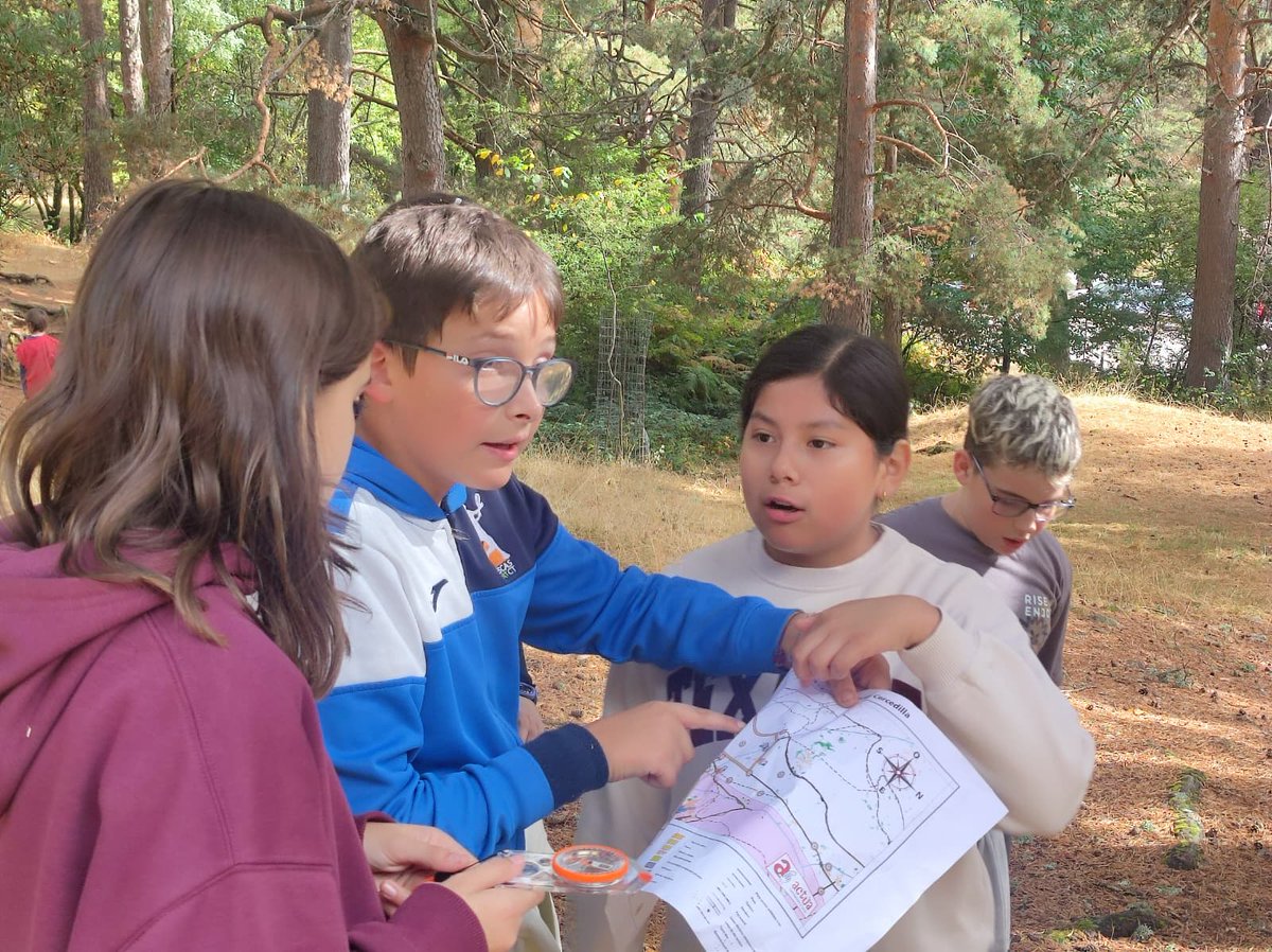 asoc_ACTUA's tweet photo. 🍁 Ayer disfrutamos de un bonito día en la naturaleza con l@s chic@s de sexto de primaria del CEIP La Constitución
🌱 Viajamos hasta la Dehesa de Cercedilla y allí, realizamos unas gymkanas de orientación y trabajo en equipo
🌳 Uno de nuestros planes favoritos para el otoño https://t.co/ljeNbHxTVR