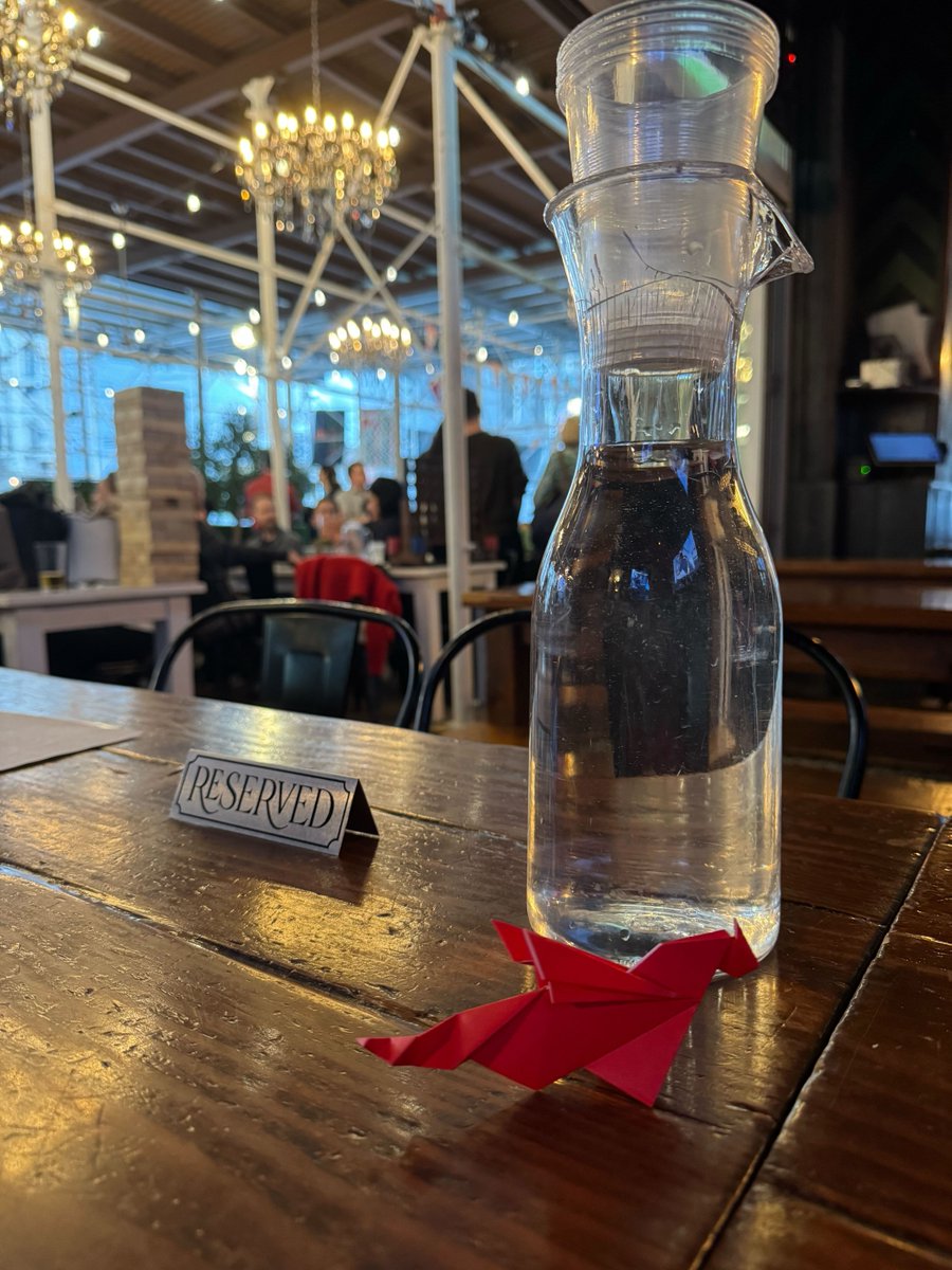 Origami workshop by  Frank Ling, the senior artist at our Brooklyn Studio. Everyone folded their own dragon, originally designed by Frank.
It was a lovely night!🍻✨