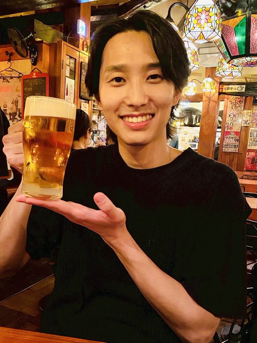 開幕してあっという間に12ステージ目を終えました。
今日も演劇仲間が足を運んでくれました👐
明日は休演日なので少しだけ🍺
公演はまだまだ続きます。
頑張ります💪
#音楽劇MONDAYS