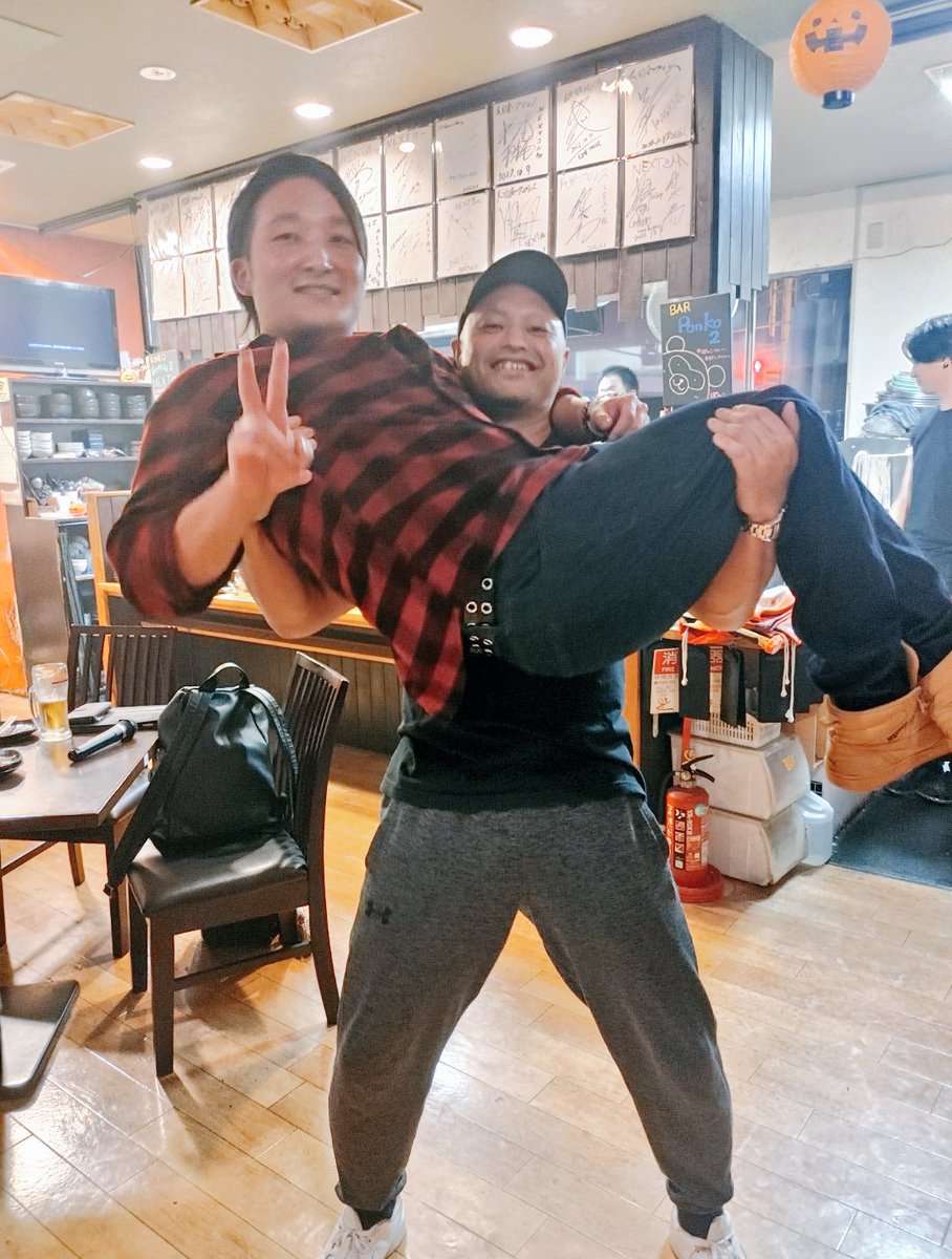 bjw_kzm's tweet photo. 良き夜でした🚢🌃✨
@ishikawa_119

#bjw
#bjw北海道ツアー
#青函タッグ
#創作旬菜NEXT https://t.co/vUe9fUQBN2