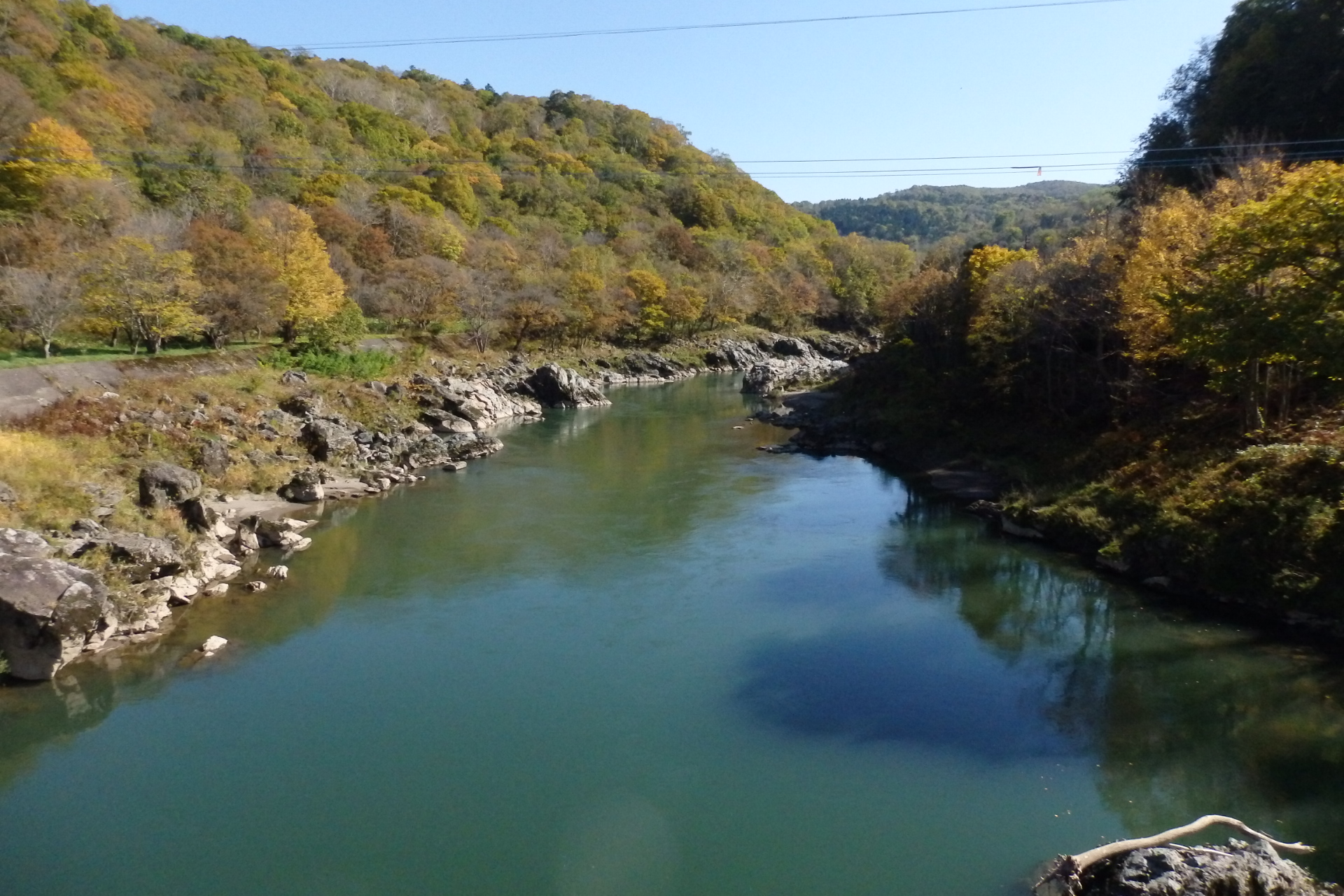 神居古潭　どちらかコメントください。 どら on X: 