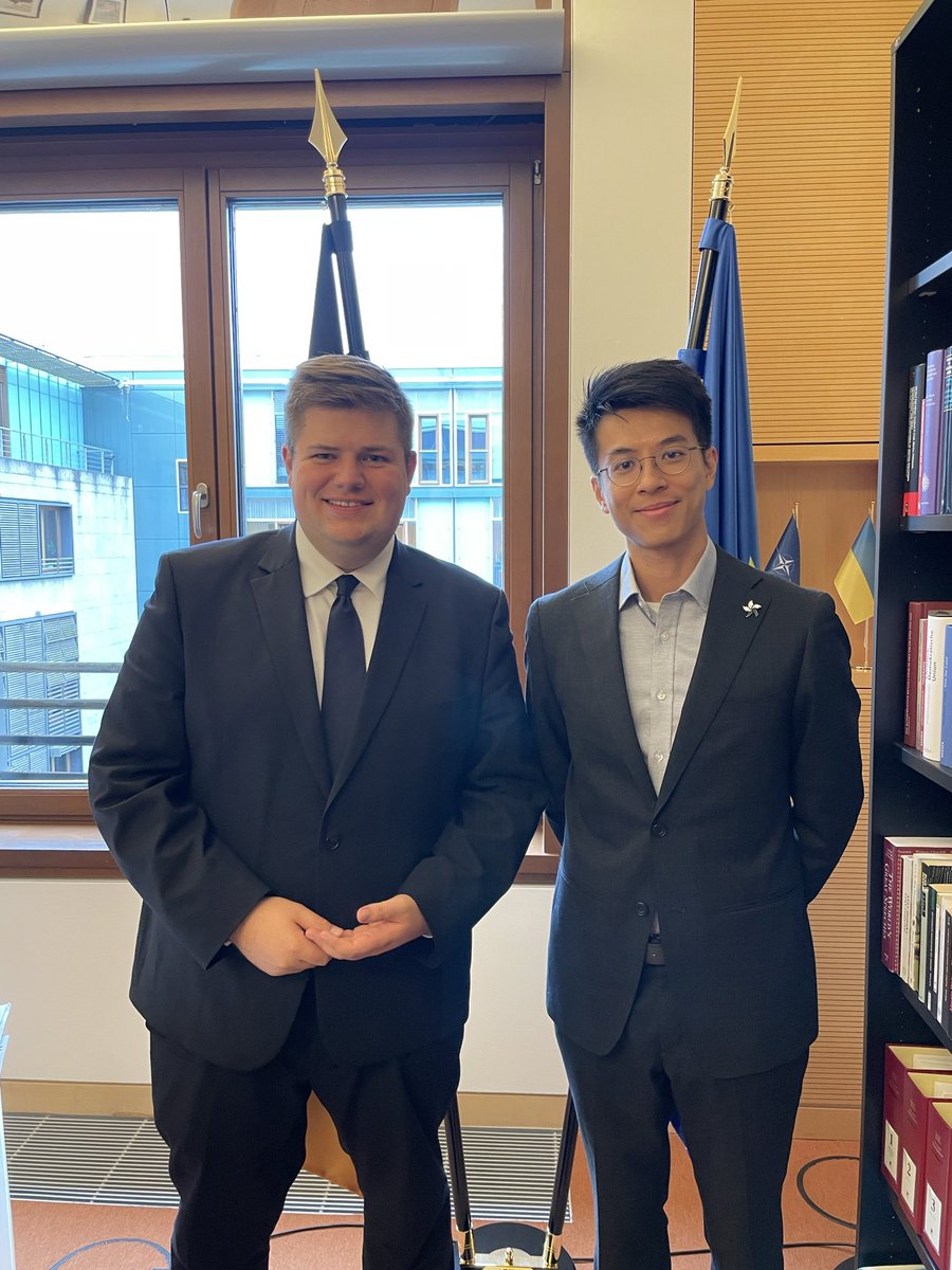 Freiheit für Hongkong e.V. (@freihk) on Twitter photo 📢 On 10/10, our Chair <a href="/Ray_WongHKI/">Ray Wong</a> met with newly-elected <a href="/jbvolkmann/">Johannes Volkmann</a> to discuss critical human rights issues concerning China 🇨🇳 & HK 🇭🇰, incl. TNR and Chinese espionage activities in 🇩🇪
Thank you, Johannes, for your support! Looking forward to a new era of cooperation tgt! 📢 On 10/10, our Chair <a href="/Ray_WongHKI/">Ray Wong</a> met with newly-elected <a href="/jbvolkmann/">Johannes Volkmann</a> to discuss critical human rights issues concerning China 🇨🇳 & HK 🇭🇰, incl. TNR and Chinese espionage activities in 🇩🇪
Thank you, Johannes, for your support! Looking forward to a new era of cooperation tgt!