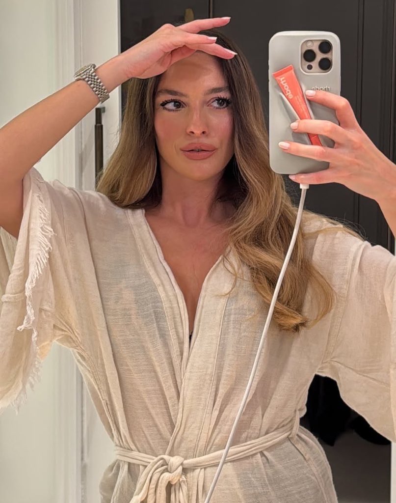MELIS SEZEN